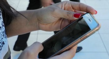 Os crimes costumam acontecer por ligações no celular