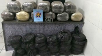 Mais de 100 Kg de maconha foram encontrados
