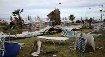Testemunhas relataram que a tempestade na Grécia chegou e passou em questão de minutos
