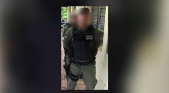 O soldado foi atingido no peito e no braço por estilhaços de bala
