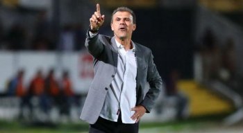Milton Mendes comandou o Santa Cruz em nove partidas na Série C.