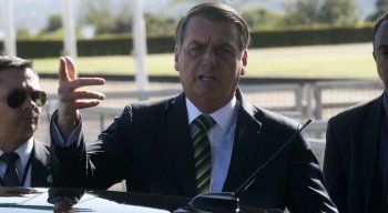 Bolsonaro sanciona lei com limite de gastos para campanhas municipais