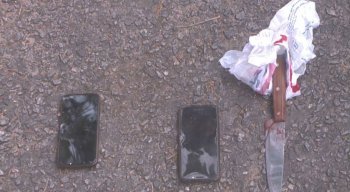 Com ele, foram encontrados dois celulares e uma faca