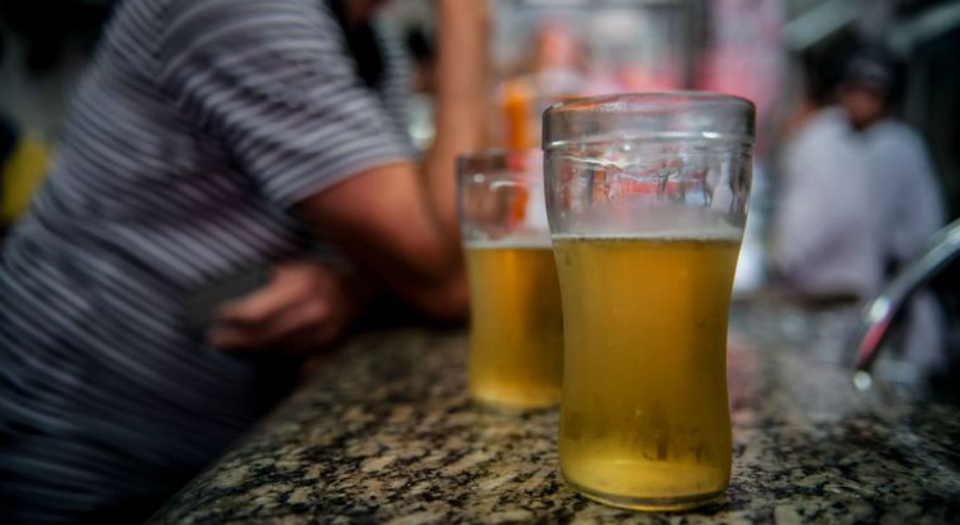 Mais de dois milhões de brasileiros têm traços de dependência da bebida alcoólica