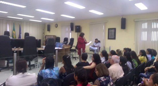 Professores fazem mobilização em Limoeiro