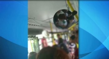 A discussão aconteceu dentro de um BRT da linha Camaragibe-Macaxeira.