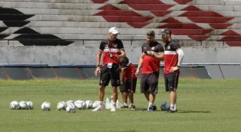 Técnico fará mudanças para que time vença no próximo domingo.