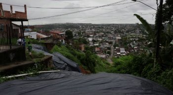 Medidas paliativas como a implantação de lonas de plástico nas barreiras são infeficaz