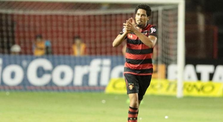 Hernane foi o autor do segundo gol do Sport.