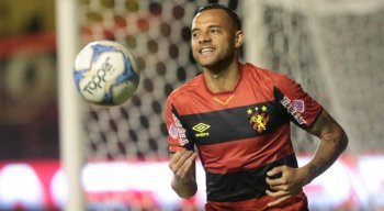 Guilherme está suspenso após tomar o terceiro cartão amarelo.