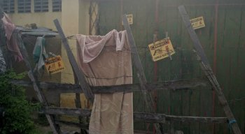 PM reformado teria levado o choque em arame da própria casa