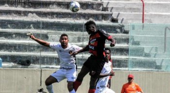 O duelo de rubro-negros ficou no empate sem gols.