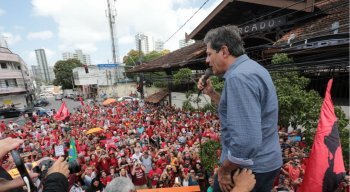 Haddad durante discurso em ato público na Zona Norte do Recife