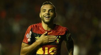 Guilherme foi autor do gol decisivo da partida.