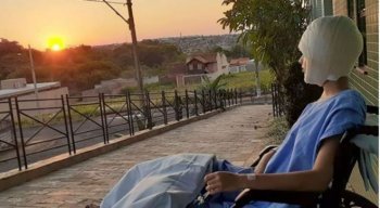 Débora ainda está internada para realizar as cirurgias necessárias