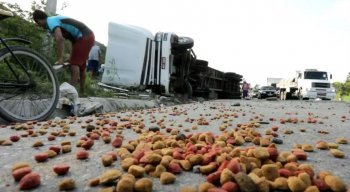 O acidente aconteceu nas proximidades da comunidade Vila dos Milagres, no bairro do Ibura, Zona Sul do Recife