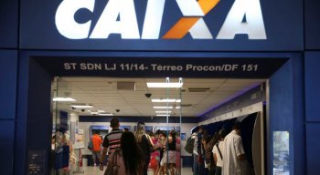 Agências da Caixa ampliam horário nesta sexta