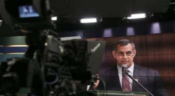 O porta-voz da Presidência da República, Otávio Rêgo Barros, diz que o presidente tem seguido estritamente as recomendações médicas