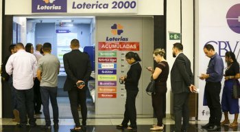 Apostas podem ser feitas até as 19h (horário de Brasília), em qualquer casa lotérica credenciada pela Caixa em todo o país.