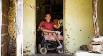 Jovem foi atacado no dia 7 de setembro de 2008 por um morcego