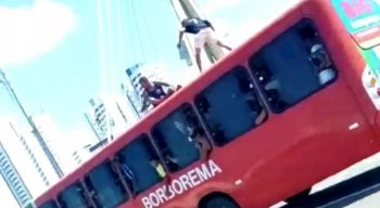 Os homens não parecem estar preocupados com o risco de vida