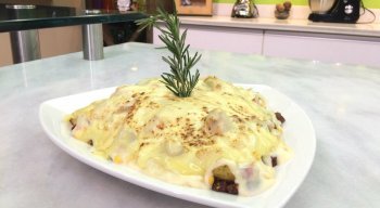 Frango ao Creme com Batatas Coradas e Calabresa