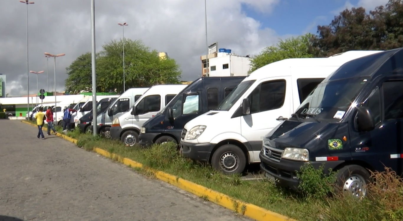 Agora veículos regulamentados podem circular normalmente após decreto do Governo de Pernambuco