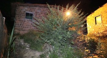 Segundo a polícia, o local do crime é usado como ponto de drogas