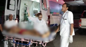 Testemunhas contaram à polícia que um homem chegou ao bar atirando