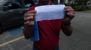 Ambos denunciantes só perceberam o cancelamento do benefício do INSS ao tentarem realizar compras