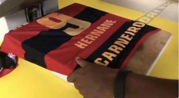 O atacante Hernane Brocador vai entrar com o nome da para de Carneiros na camisa