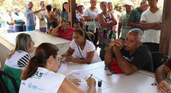 Prefeitura do Cabo cadastra trabalhadores prejudicados com óleo na Praia de Itapuama