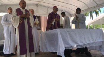 Dom Fernando celebrou missa campal
