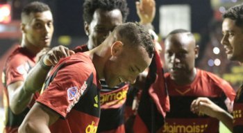Guilherme se igualou a Hernane na artilharia da Série B com 14 gols.