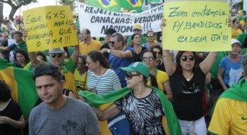 Manifestantes ocuparam a Avenida Boa Viagem