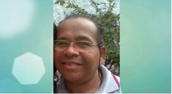 Ele é aposentado há dois anos, por invalidez, após ter sofrido um Acidente Vascular Cerebral (AVC)