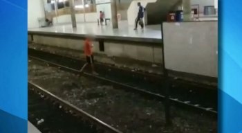 No local, passageiros denunciam a falta de fiscalização