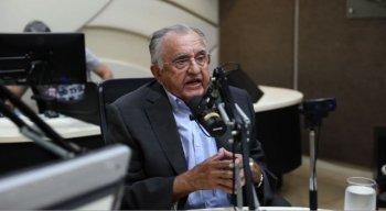 João Carlos Paes Mendonça durante debate na Rádio Jornal