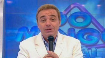 Gugu Liberato durante apresentação do Domingo Legal