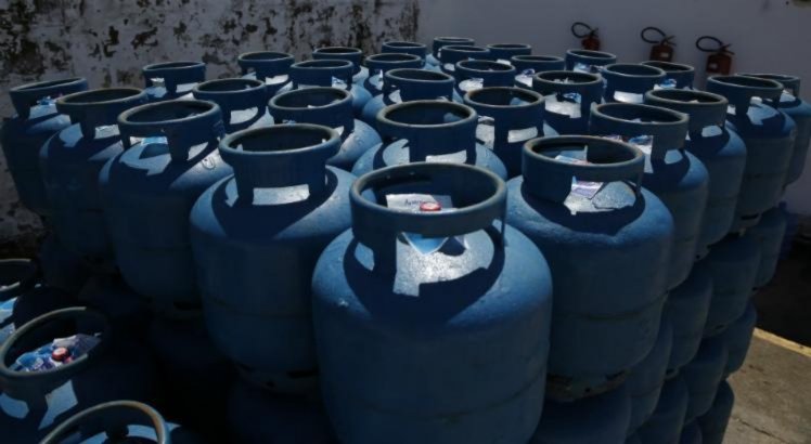 Procon-PE notifica distribuidoras por aumento abusivo no preço do gás, no Grande Recife