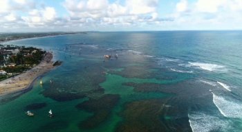 Praia de Porto de Galinhas, em Ipojuca, no litoral Sul de Pernambuco, é destino frequente de turistas