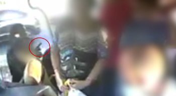 Homem armado ameaça motorista
