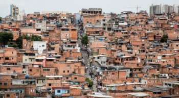 Acesso à favela Paraisópolis, na Vila Andrade, Zona sul de São Paulo