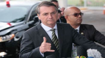 O presidente Jair Bolsonaro disse que se for necessário, falará com Trump sobre a taxa do aço brasileiro
