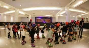 o RioMar Roller Dance é uma oportunidade para você se divertir junto com a família, inclusive com as crianças