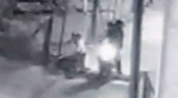 Imagens de uma câmera de segurança registraram a ação