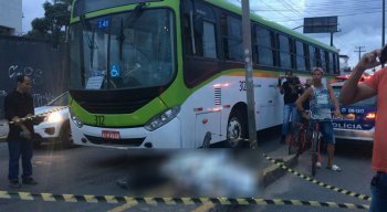 O ciclista morreu no local