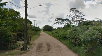Segundo a polícia, a vítima foi morta por desconhecidos, na noite dessa segunda-feira (30)