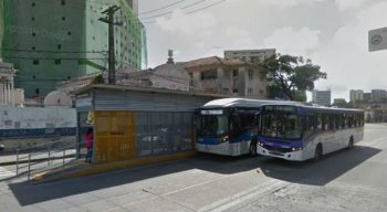 A mudança também envolve o deslocamento da parada de ônibus de embarque e desembarque que fica ao lado do equipamento