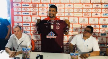 Apresentação de Kieza no Náutico